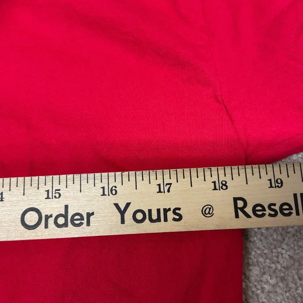 Hanes Adult Med‎ Red Tee Shirt Short Sleeve Crew Neck